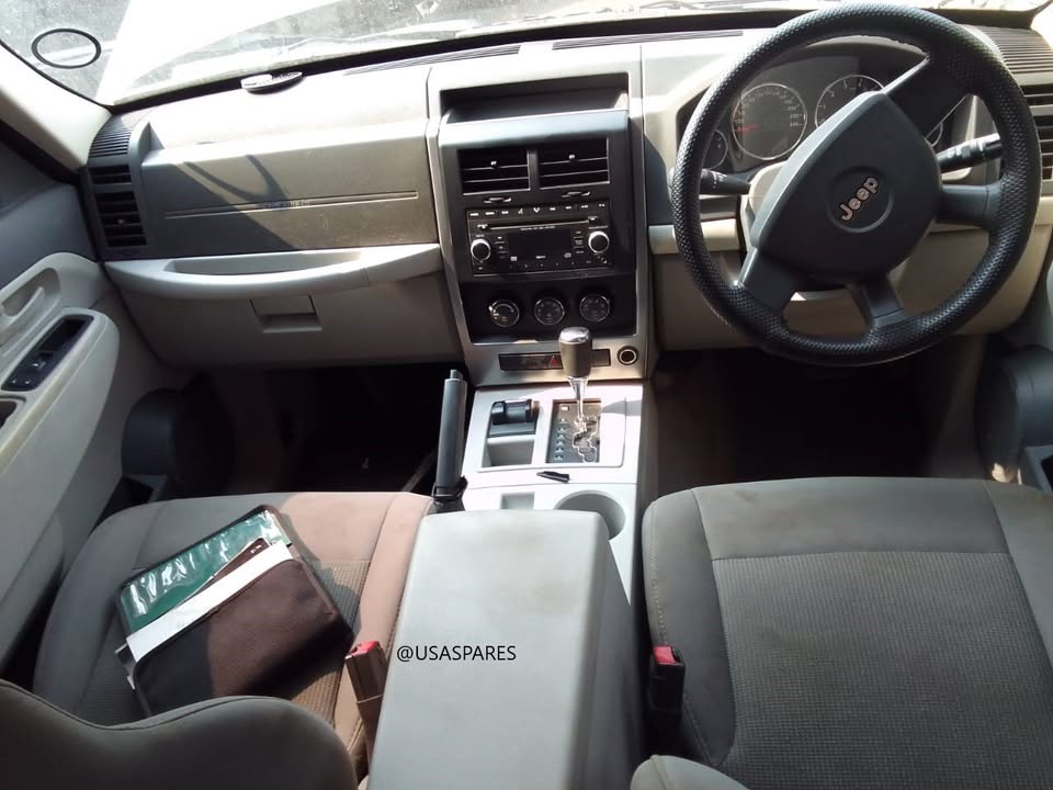 Jeep Cherokee KK Second-Hand Interior Parts In Stock - Private Seller