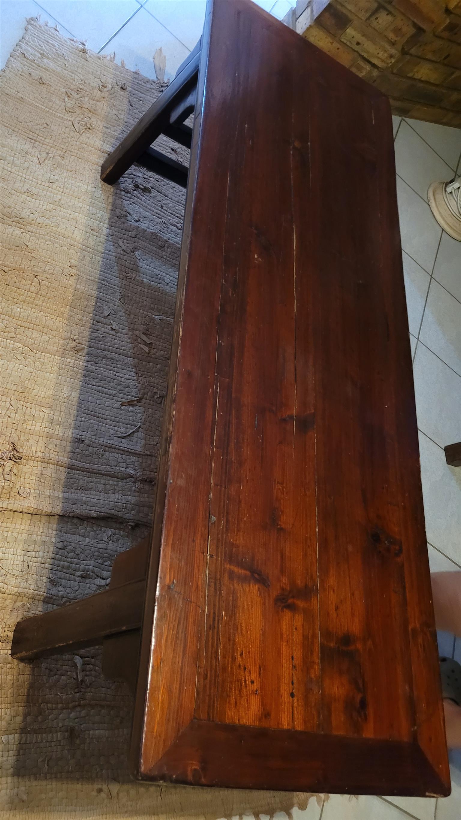 Furniture. Antique chinese tv/cabinet and coffee table