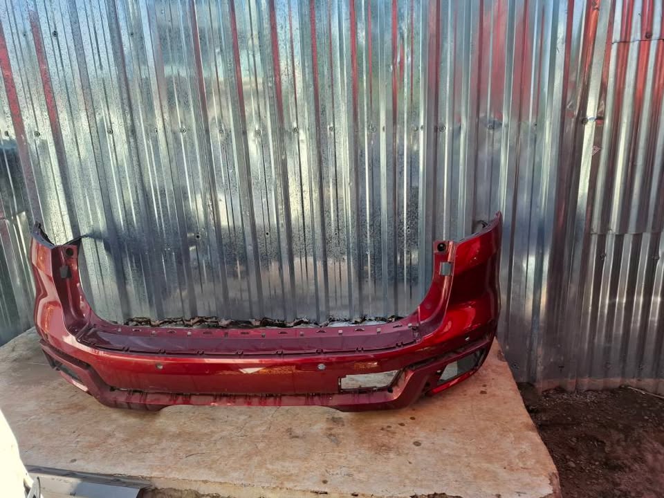 Ford Everest Rear Bumper - Private Seller Ford Everest Rear Bumper - Private Seller