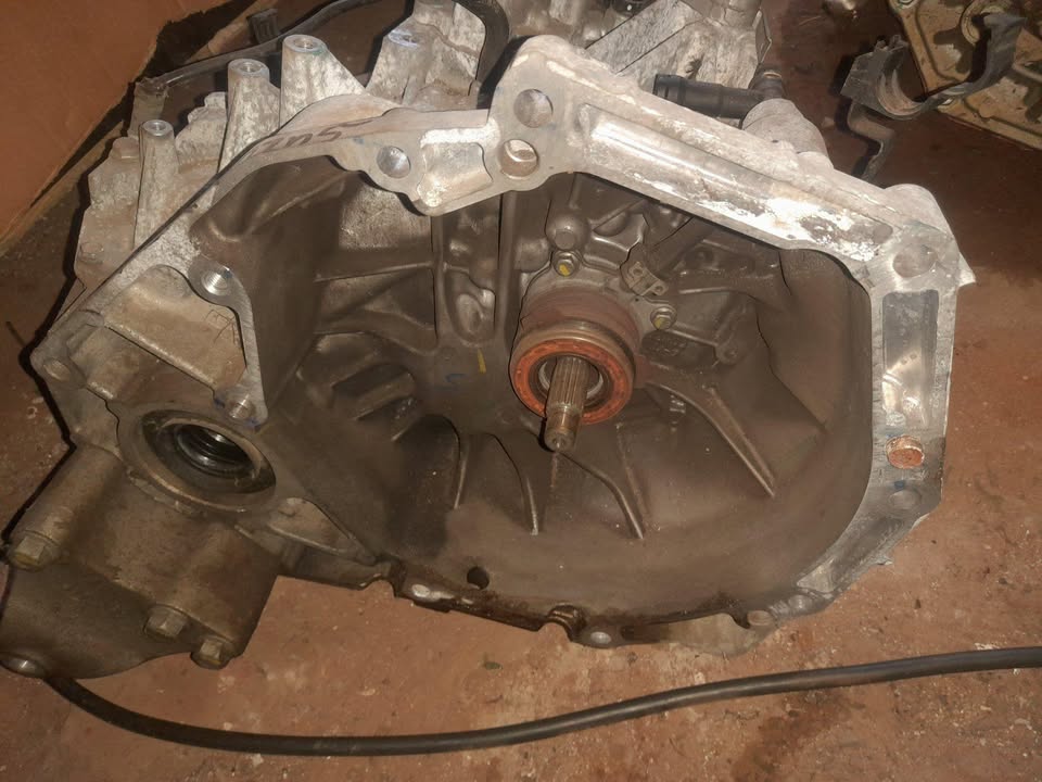 SUZUKI ETIGA GEARBOX AVAILABLE - Private Seller SUZUKI ETIGA GEARBOX AVAILABLE - Private Seller