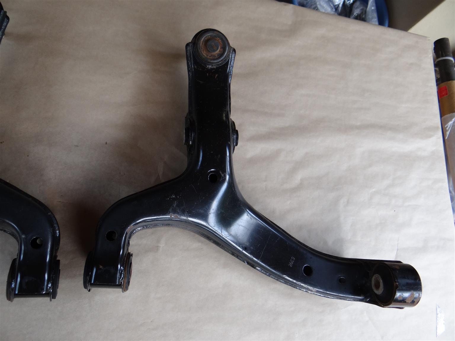 CONTROL ARMS – FRONT - RIGHT HAND SIDE – VW AMAROK