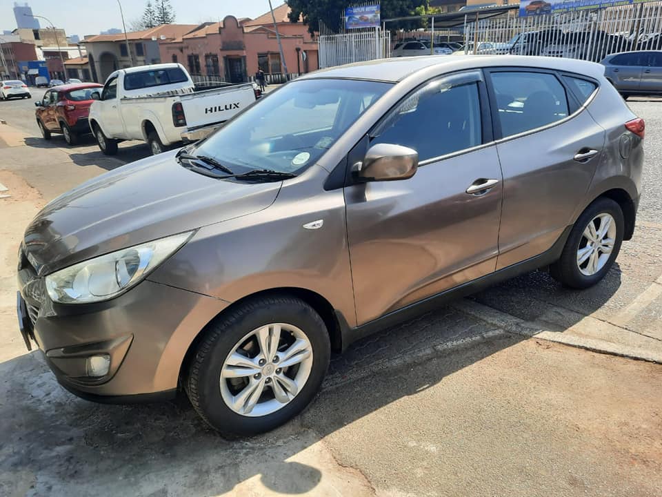2012 Hyundai iX35 2.0 SUV Manual with a leather seat and Spare key