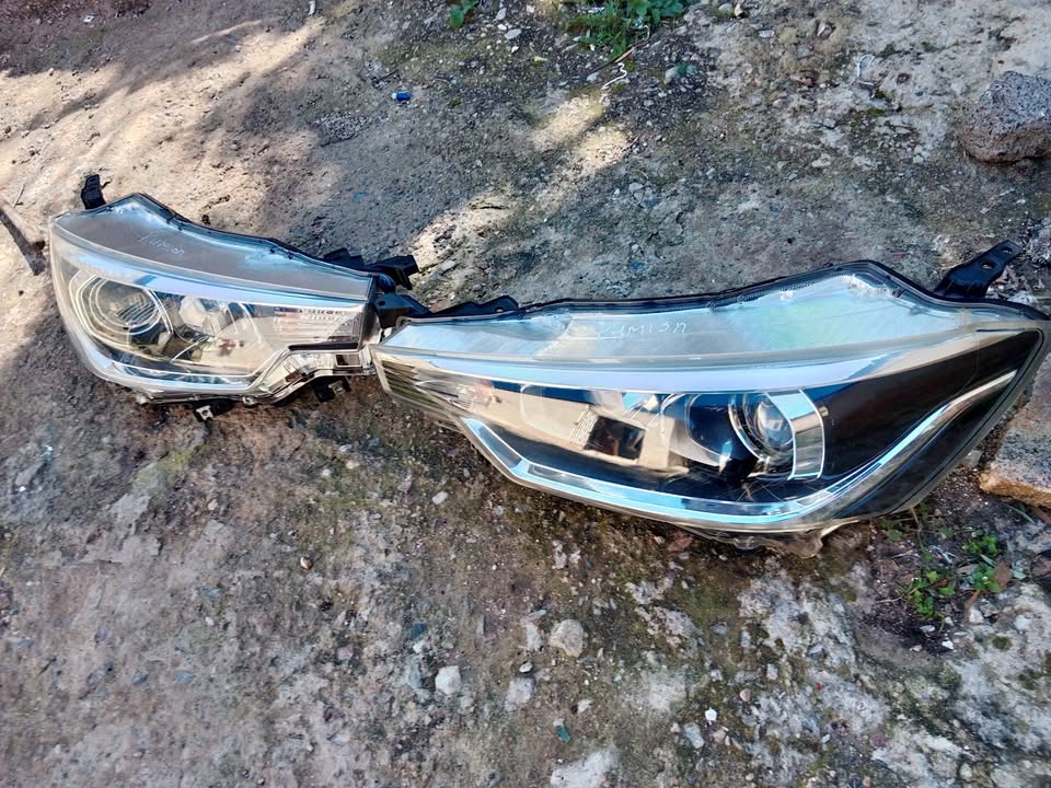 Suzuki Ertiga headlight - Private Seller Suzuki Ertiga headlight - Private Seller
