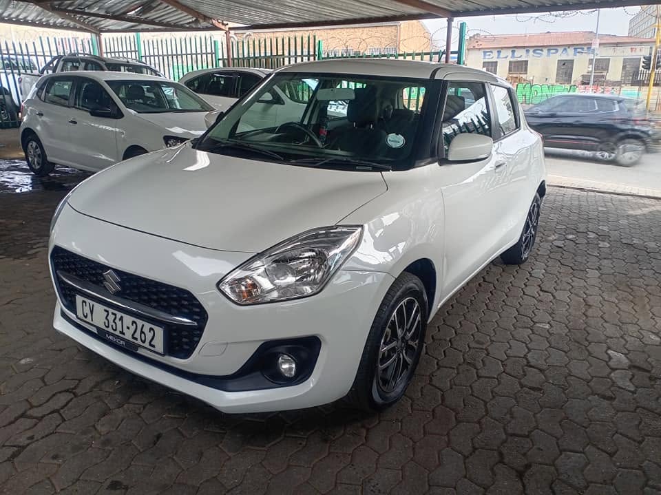 Suzuki Swift Engine:1.2 AUTOMATIC petrol 2021 White