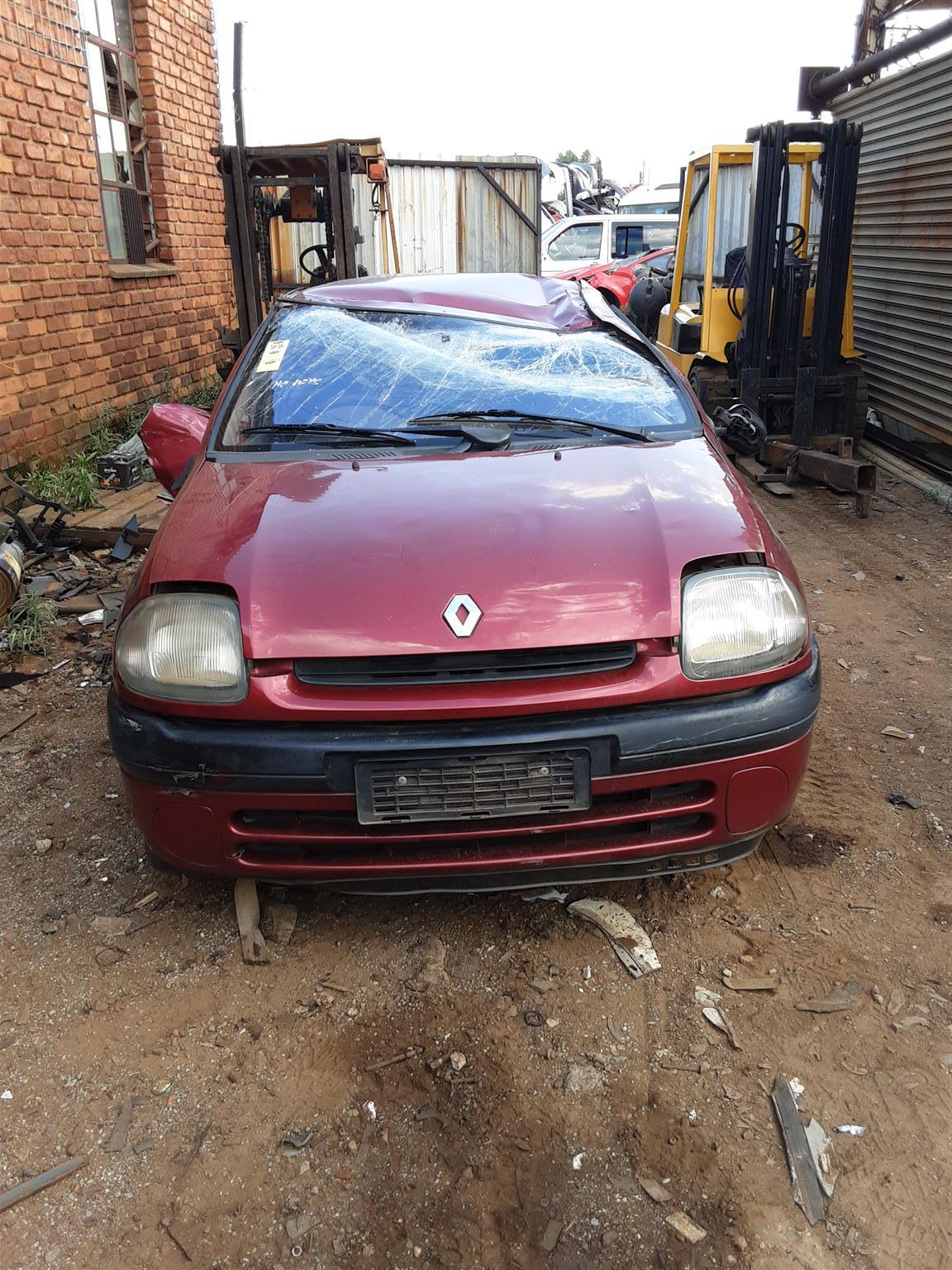 Stripping Renault Clio 2001 for Spares - Private Seller Stripping Renault Clio 2001 for Spares - Private Seller