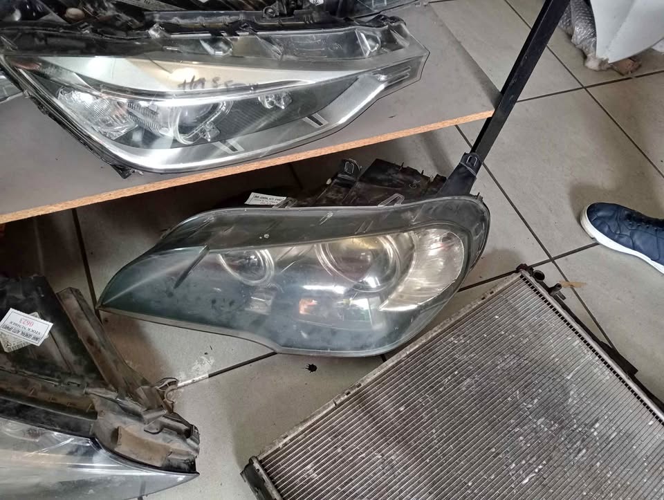 Sale BMW E70 X5 Headlight Used Auto Body Spare Parts at Sema Spare Center. - Private Seller Sale BMW E70 X5 Headlight Used Auto Body Spare Parts at Sema Spare Center. - Private Seller