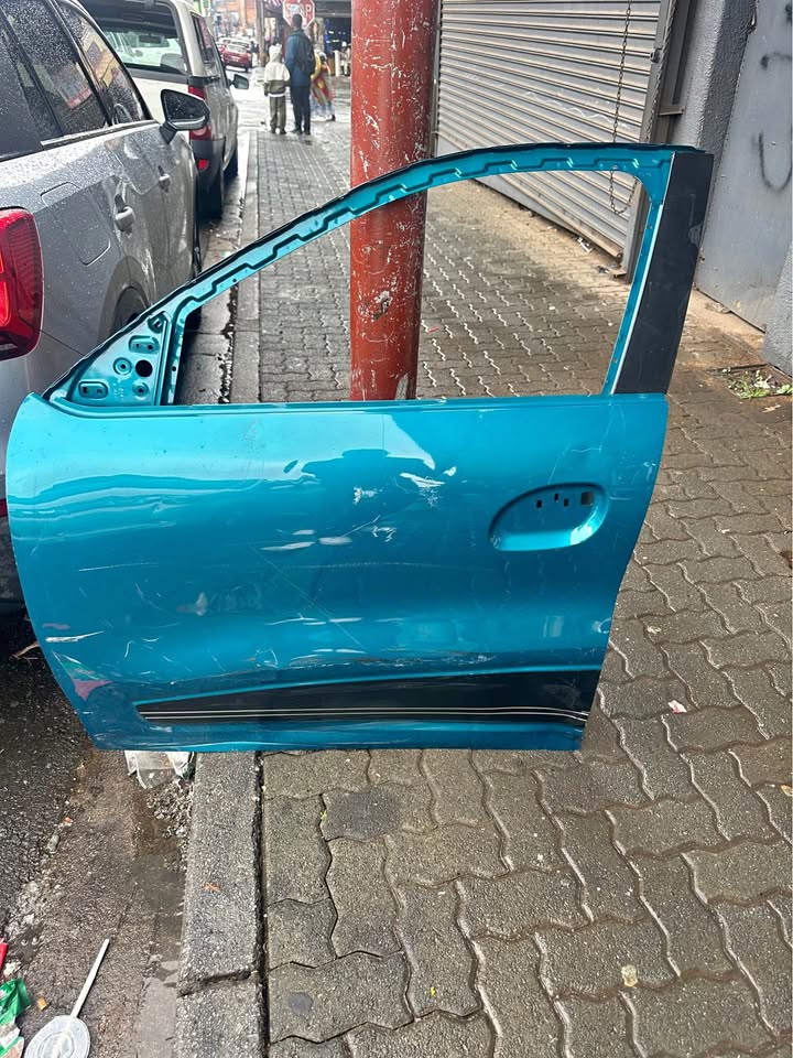 Renault kwid left front door - Private Seller Renault kwid left front door - Private Seller
