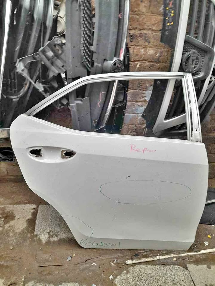 TOYOTA PRESTIGE RIGHT BACK DOOR CALL - Private Seller TOYOTA PRESTIGE RIGHT BACK DOOR CALL - Private Seller