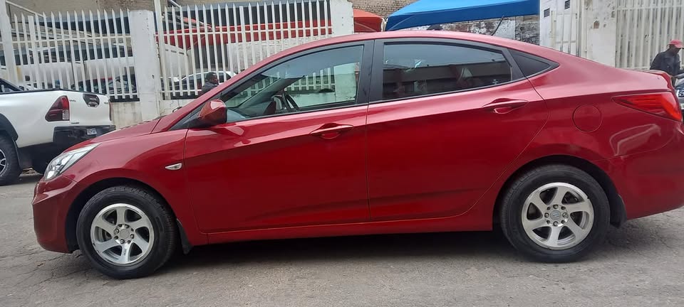 2017 HYUNDAI ACCENT1.6GLS PETROL, MANUAL TRANSMISSION, MAROON COLOUR