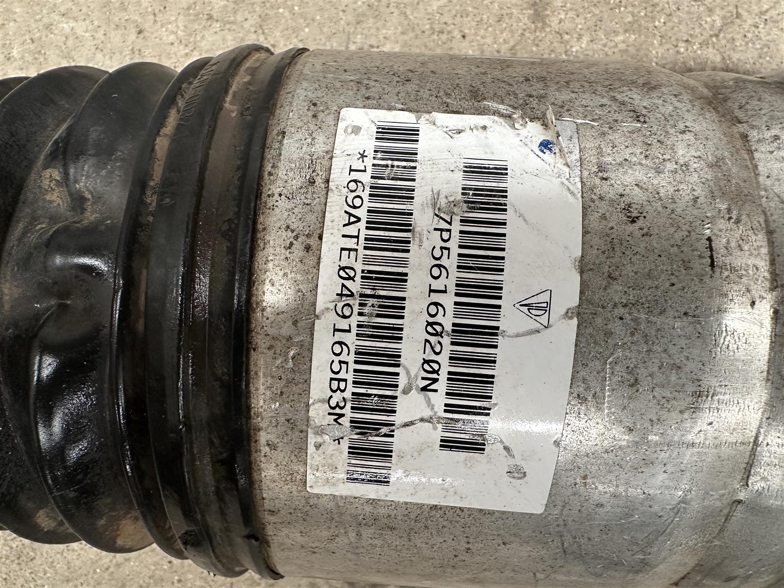 Porsche Cayenne Right Rear Shock Absober - Private Seller