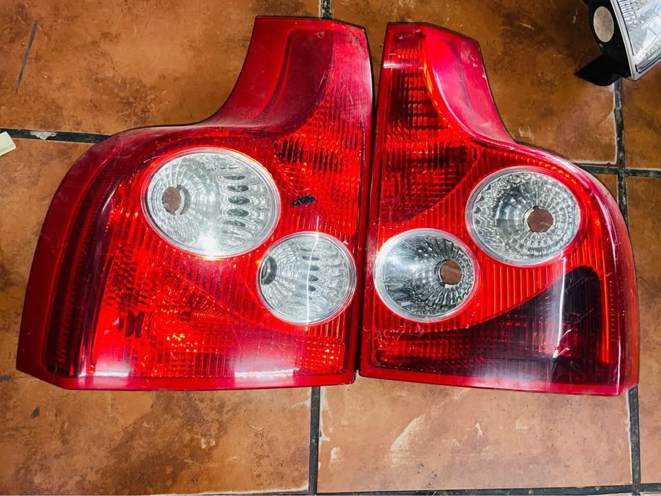 VOLVO Xc90 taillights 2009 - Private Seller