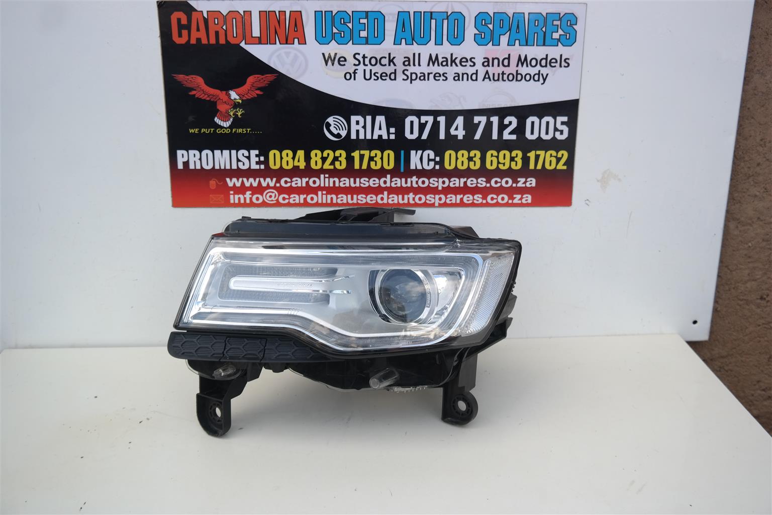 Jeep Cherokee left side xenon headlight - Private Seller Jeep Cherokee left side xenon headlight - Private Seller