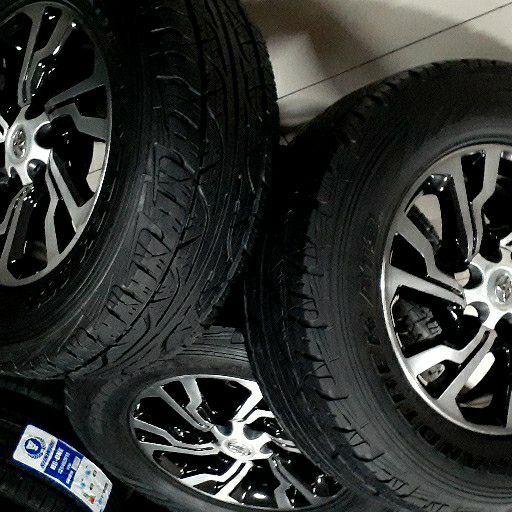 new 17inches Toyota rims and tyres
