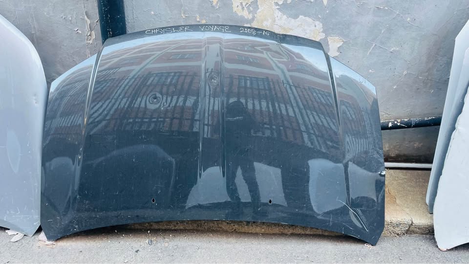 Chrysler Voyager bonnet 2008/16 - Private Seller Chrysler Voyager bonnet 2008/16 - Private Seller