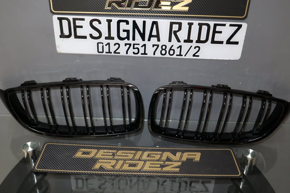 BMW M4 KIDNEY GRILLS F32M/F33M - Private Seller BMW M4 KIDNEY GRILLS F32M/F33M - Private Seller