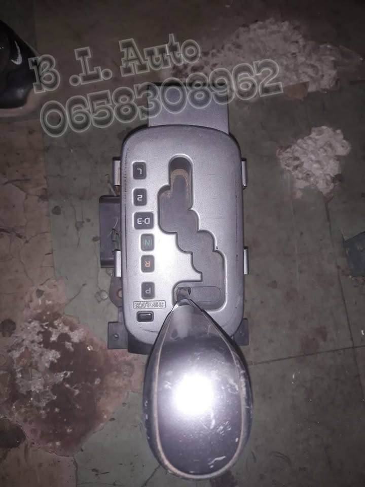 Toyota Hilux 3.0D Automatic Gear Lever For Sale - Private Seller Toyota Hilux 3.0D Automatic Gear Lever For Sale - Private Seller