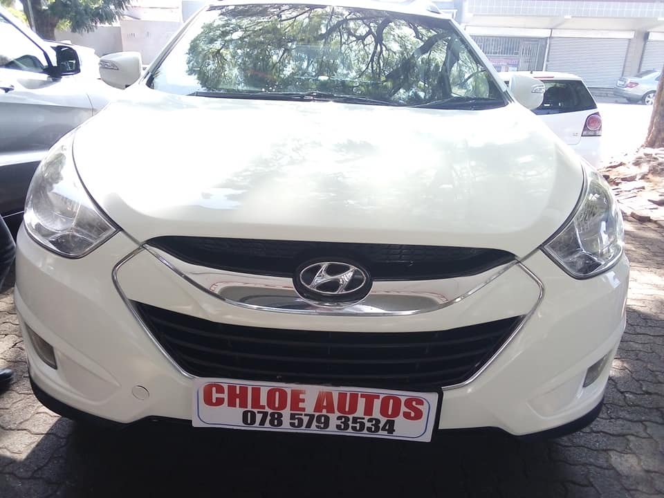 2011 HYUNDAI IX35 2.0 WHITE , PETROL LEATHER INTERIOR