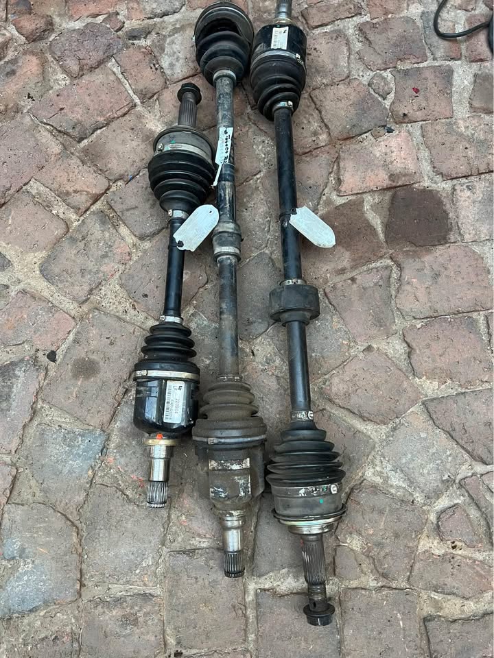 Toyota Tazz cv shafts call or whatsapp  or - Private Seller