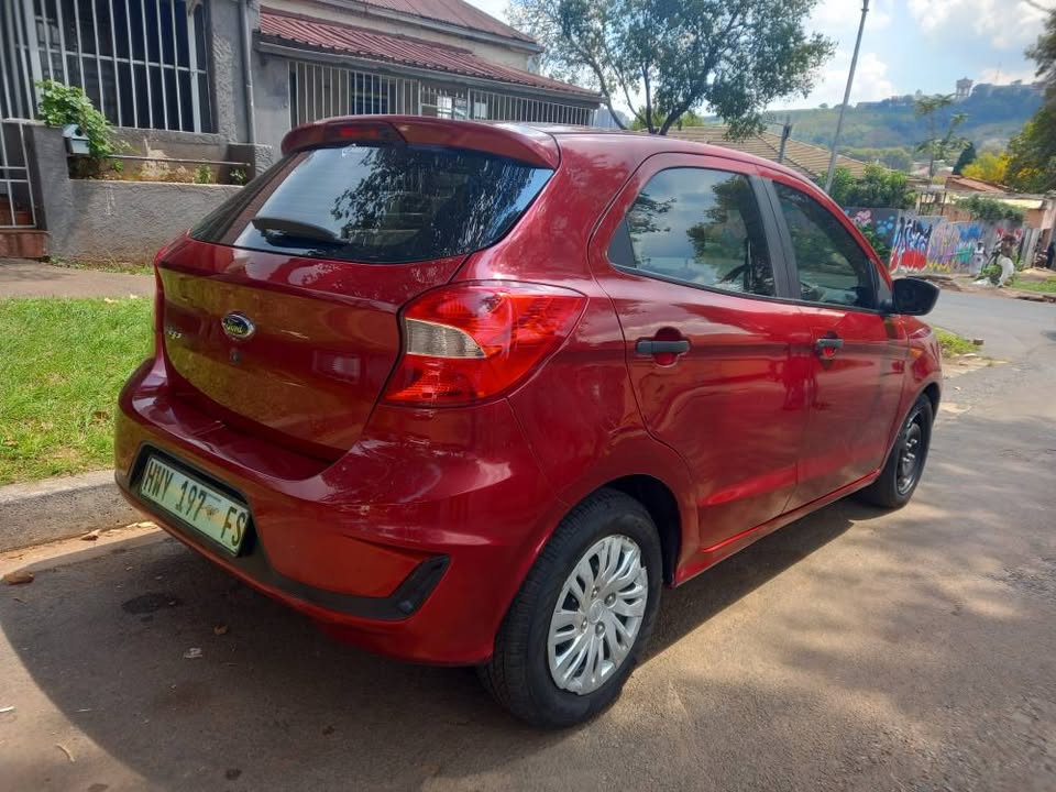 2021 Ford Figo Hatchback 1.5 Petrol, Manual, Maroon, 52000kms