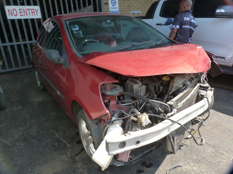 Renault Clio III 1.4 Expression Manual Red - 2007 STRIPPING FOR SPARES - Private Seller Renault Clio III 1.4 Expression Manual Red - 2007 STRIPPING FOR SPARES - Private Seller