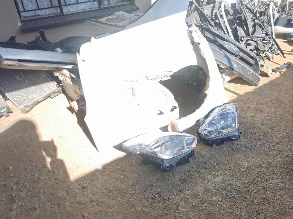 Suzuki Dzire headlights and fenders - Private Seller Suzuki Dzire headlights and fenders - Private Seller
