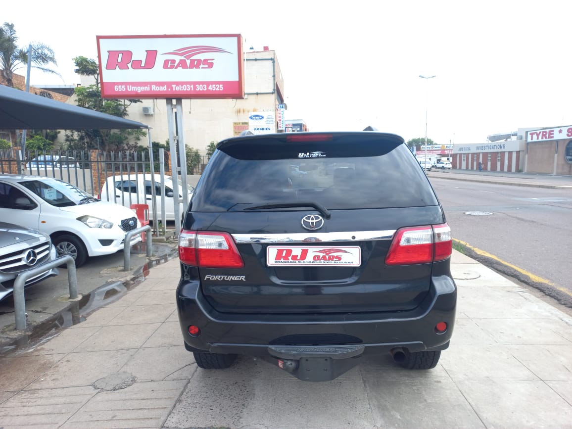 2010 Toyota Fortuner 3.0D-4D R/B A/T