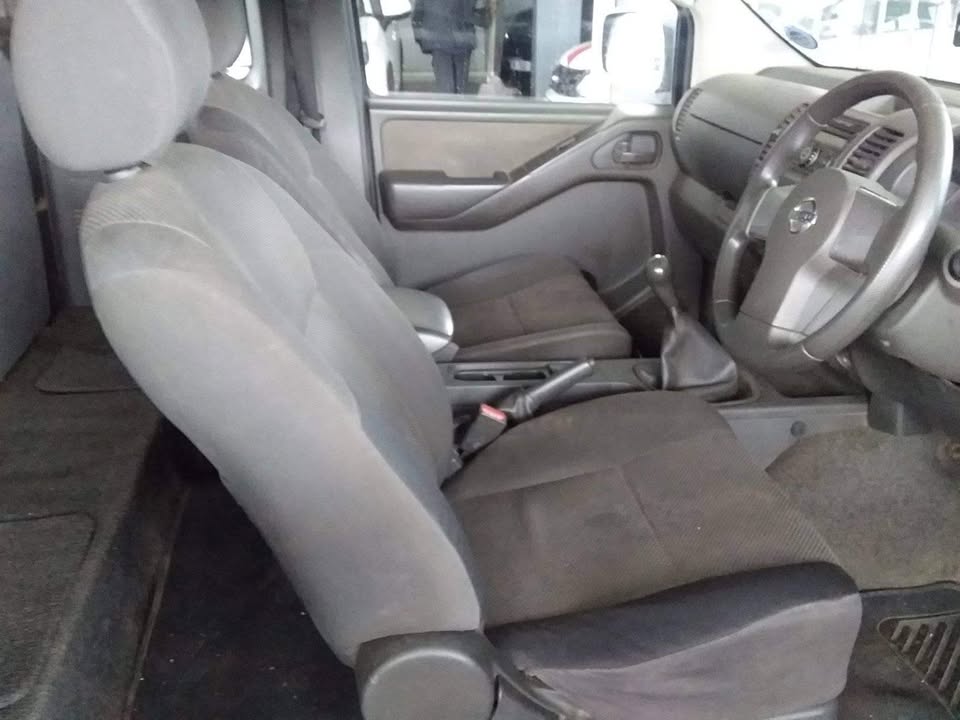 2013 Nissan Navara Extra cab manual diesel 2013