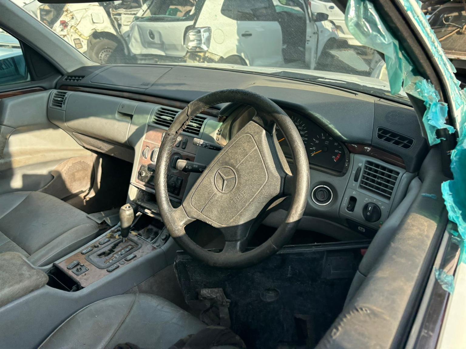 MERCEDES BENZ E240 W210 2003 FOR STRIPPING - Private Seller