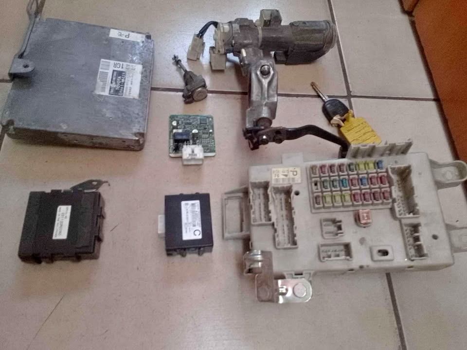 2003 up Toyota Prado 120 series V6 petrol lock set for sale - Private Seller