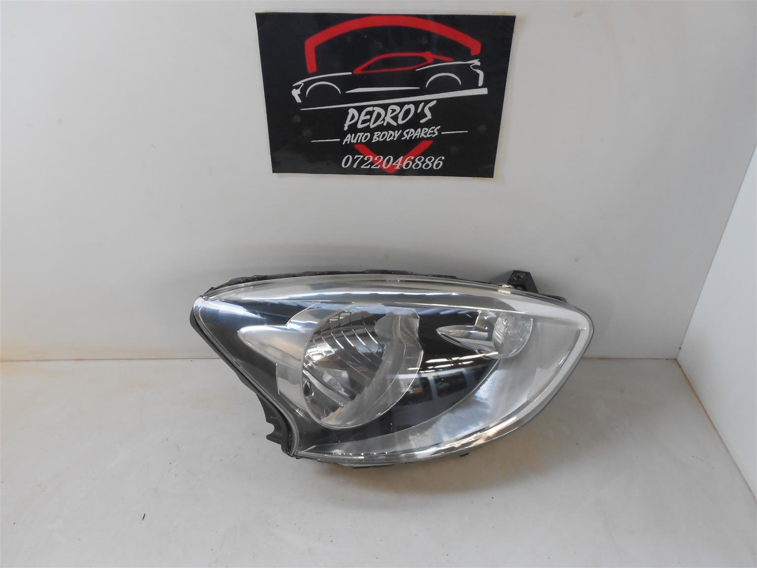 Nissan Micra Right Headlight