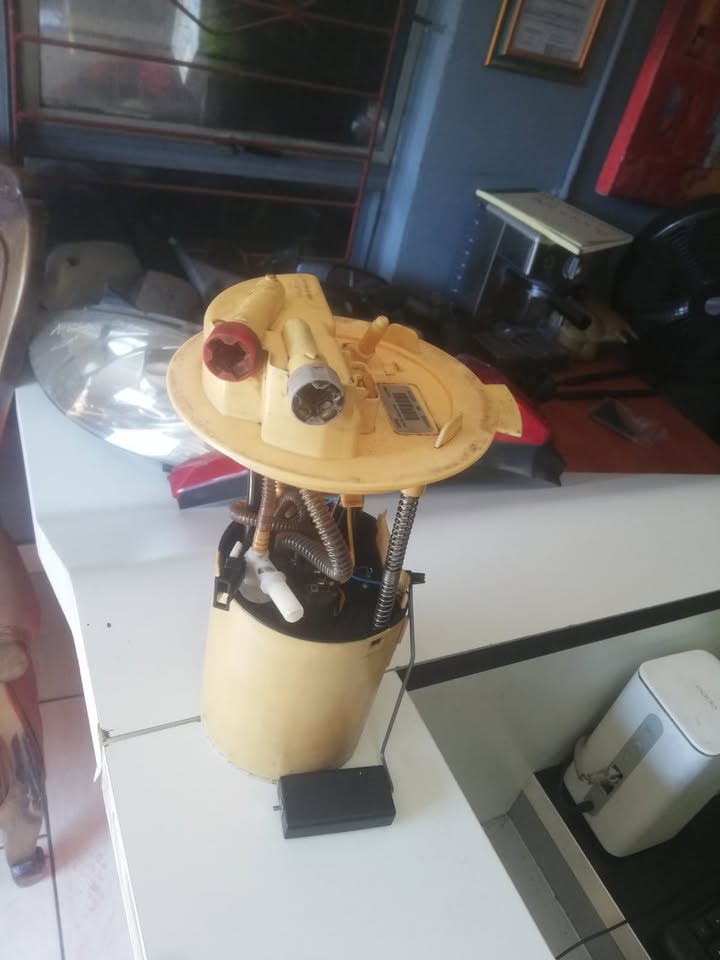 VOLVO S60 D5 2012 FUEL PUMP FOR SALE - Private Seller VOLVO S60 D5 2012 FUEL PUMP FOR SALE - Private Seller