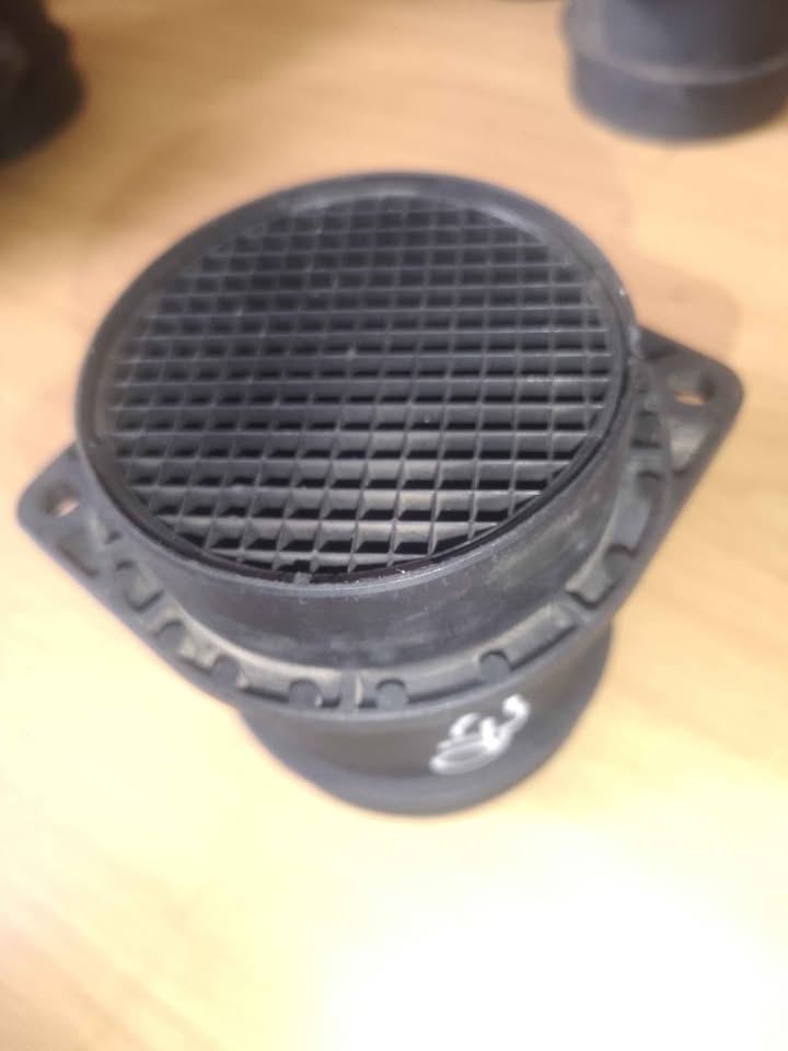 VOLVO V70 2002 MASS SENSOR FOR SALE DELIVERY AVAILABLE COUNTRY WIDE - Private Seller VOLVO V70 2002 MASS SENSOR FOR SALE DELIVERY AVAILABLE COUNTRY WIDE - Private Seller