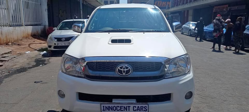 USED 2011 TOYOTA HILUX  3.0D 4D 4×4 DOUBLE CAB, MANUAL TRANSMISSION  125000KM USED 2011 TOYOTA HILUX  3.0D 4D 4×4 DOUBLE CAB, MANUAL TRANSMISSION  125000KM