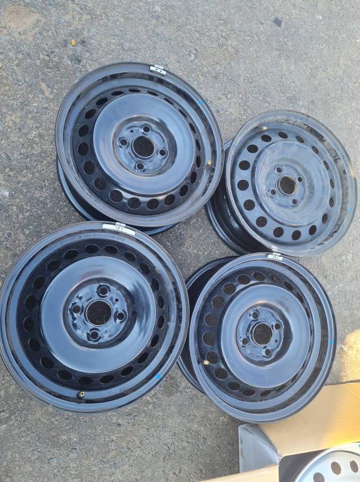 Suzuki Bareno original stardard steal rims size 15 - Private Seller Suzuki Bareno original stardard steal rims size 15 - Private Seller