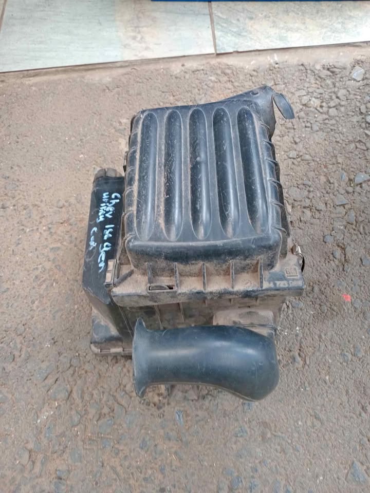 2016 Chevrolet utility bakkie airfilter box for sale WhatsApp or cell - Private Seller
