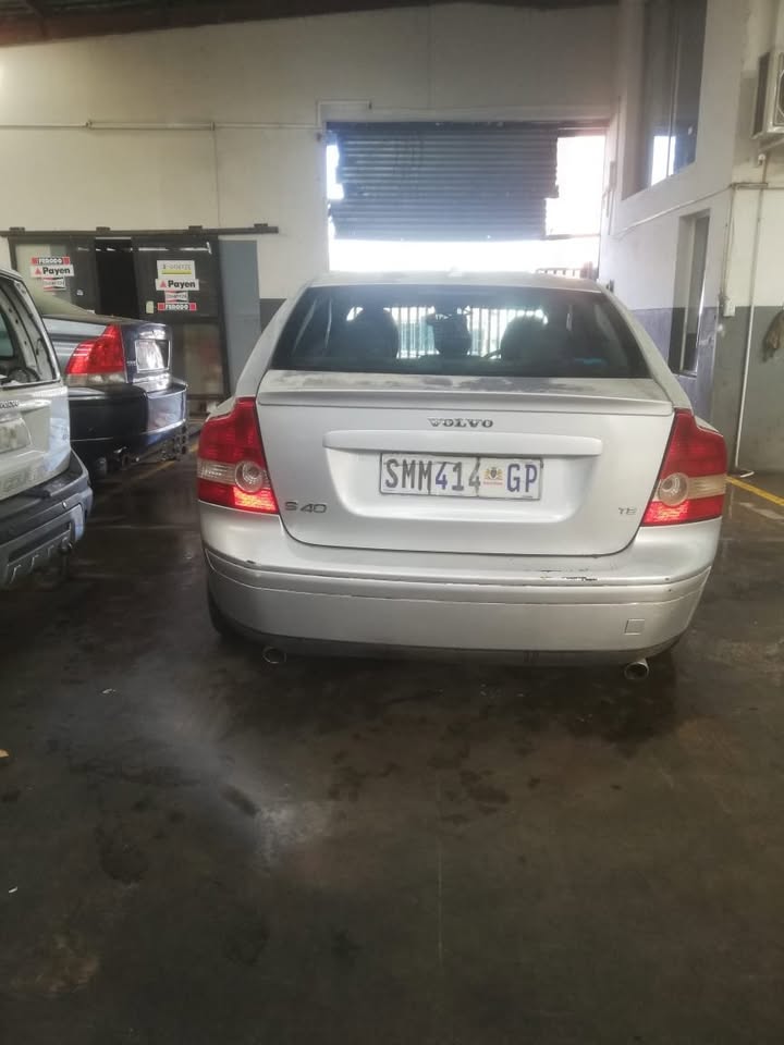 VOLVO S40 T5 2.5L 2006 STRIPPING FOR SPARES - Private Seller VOLVO S40 T5 2.5L 2006 STRIPPING FOR SPARES - Private Seller