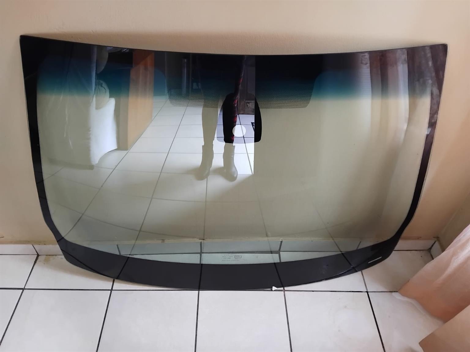 2009 Renault Megane Front  Windscreen CC Soft top - Private Seller