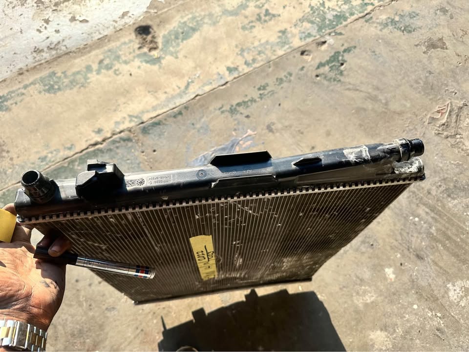 2022 2023 BMW i4 iX Electric Radiator - Private Seller 2022 2023 BMW i4 iX Electric Radiator - Private Seller