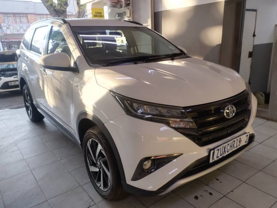2018 TOYOTA RUSH VVTI 1.5 PETROL AUTOMATIC