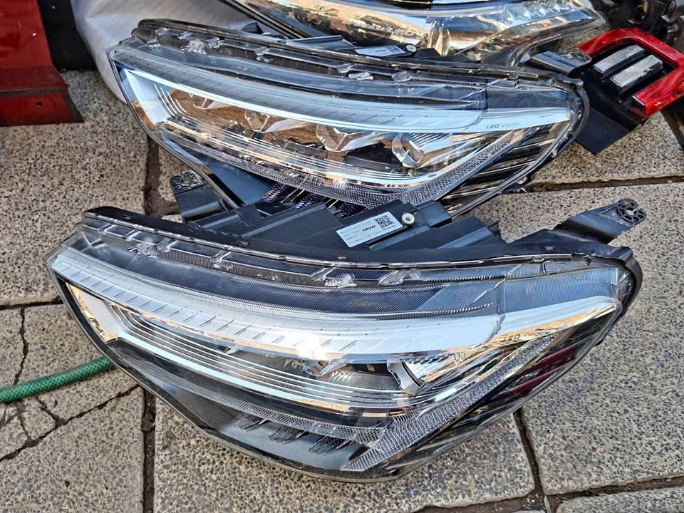 GWM HAVAL JOLION HEADLIGHTS - Private Seller GWM HAVAL JOLION HEADLIGHTS - Private Seller