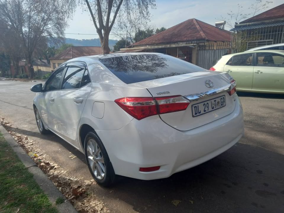 2015 Toyota Corolla Prestige 1.6 Petrol, Automatic, White, 75000kms,Leather seats Reverse.
