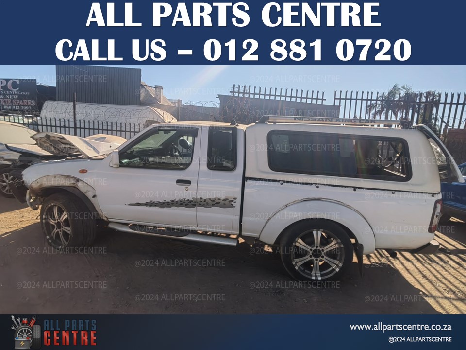 Nissan Np300 2005 stripping for spares
