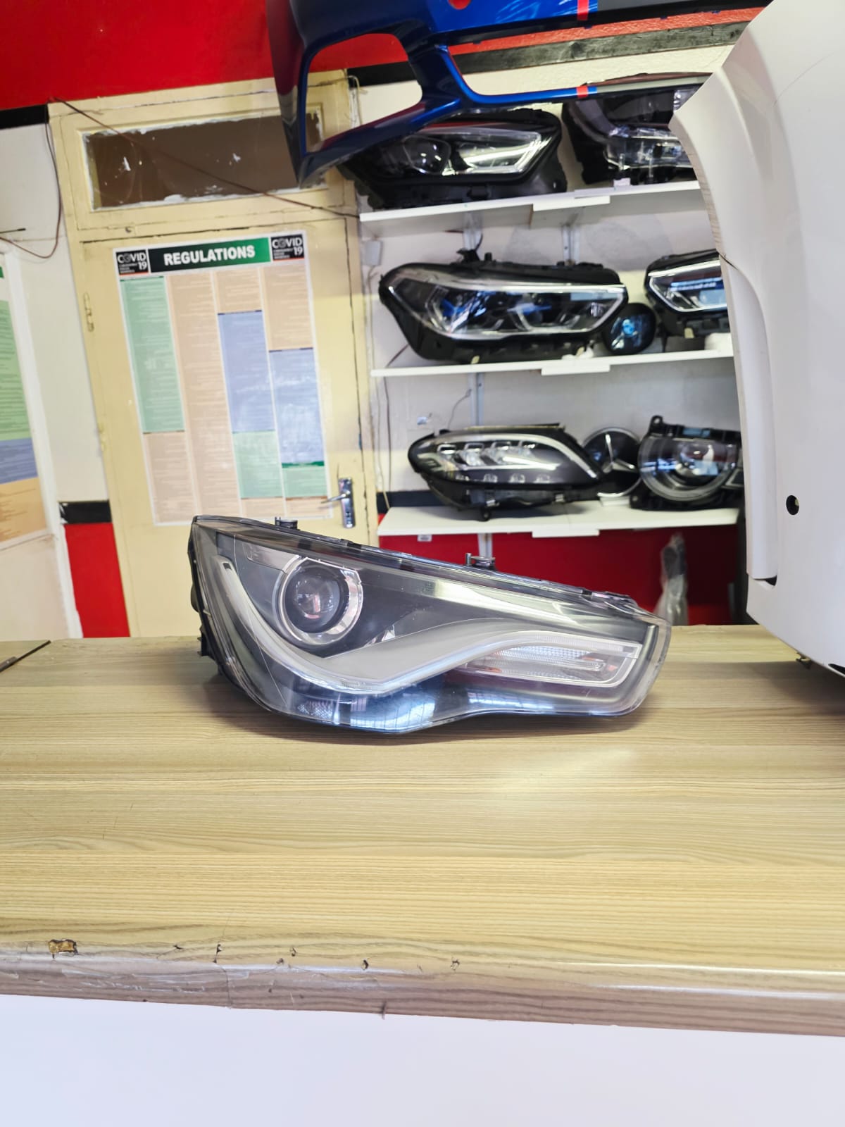 2012 AUDI A1 FRONT HEADLIGHT RIGHT SIDE - Private Seller 2012 AUDI A1 FRONT HEADLIGHT RIGHT SIDE - Private Seller