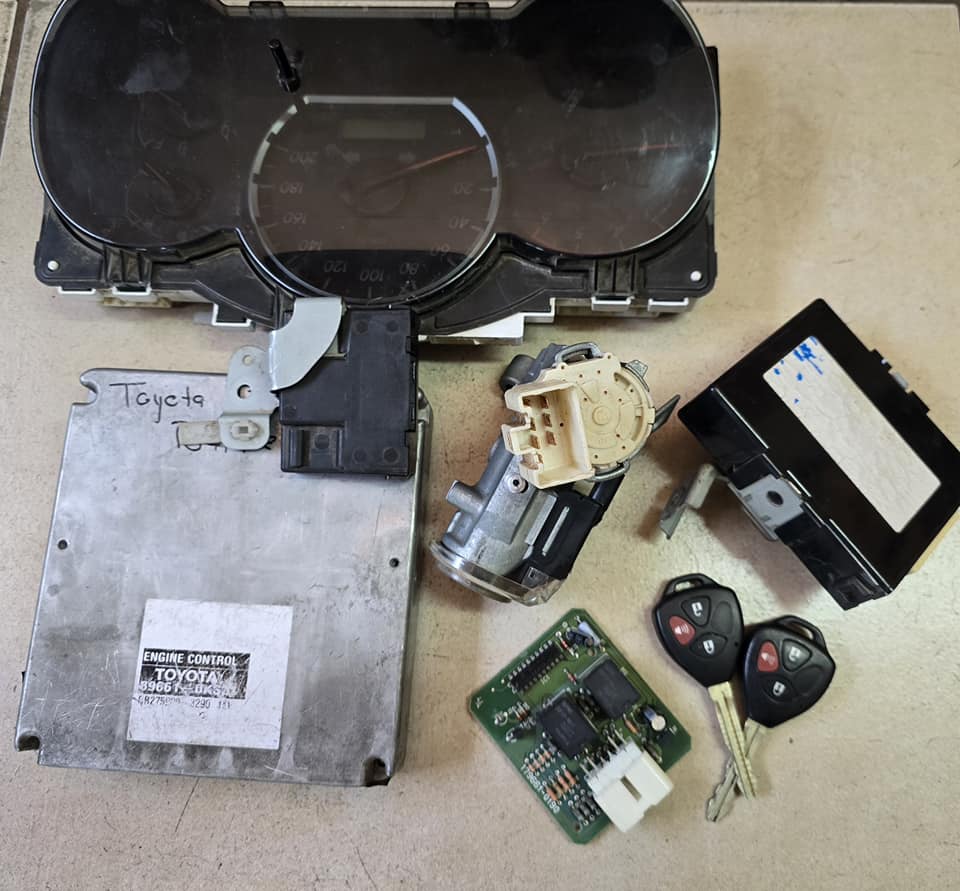 1KD Toyota Hilux 3.0 D-4D Complete Lockset - Private Seller