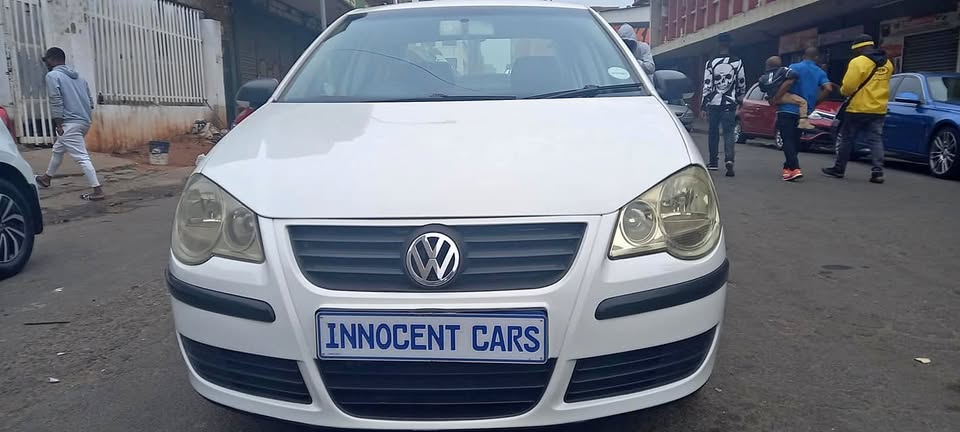 2004 VW POLO CLASSIC 1.6 SEDAN PETROL, MANUAL, WHITE COLOUR, MILEAGE 91000KM