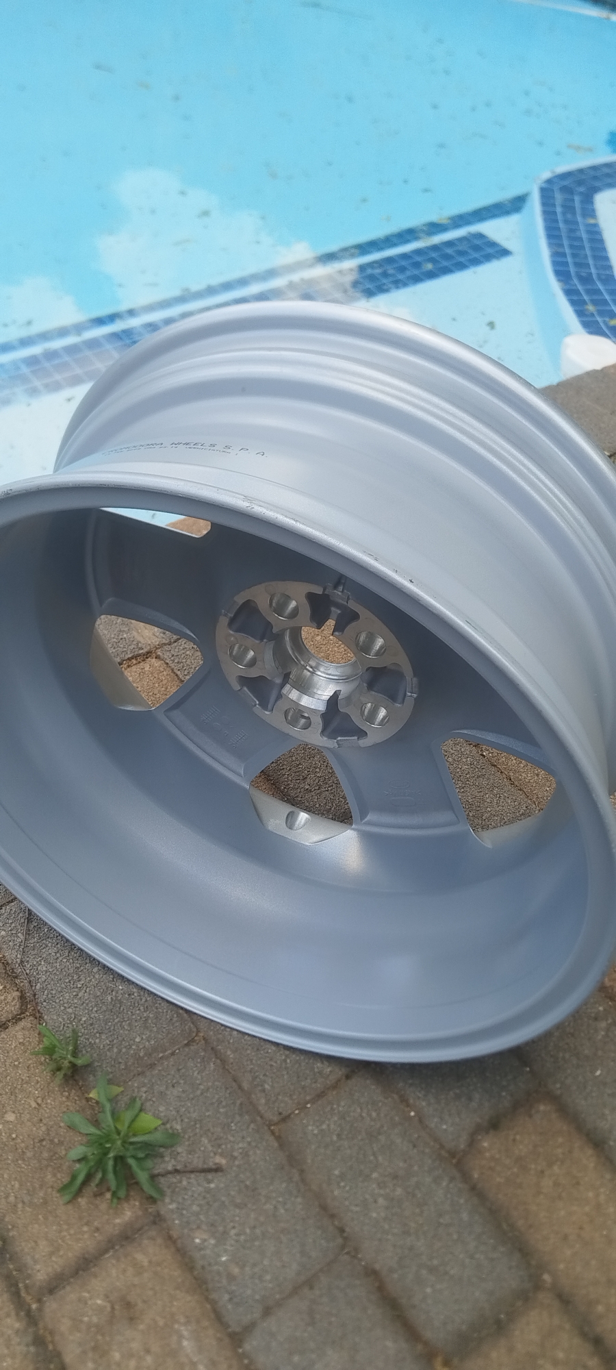 19 inch Brand New Unused Land Rover Disco 4, Full Size Factory Spare Wheel - Private Seller 19 inch Brand New Unused Land Rover Disco 4, Full Size Factory Spare Wheel - Private Seller