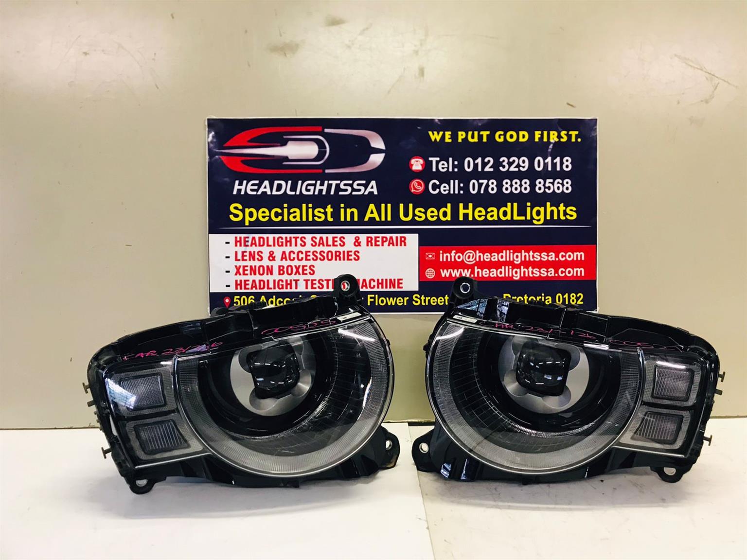 Land Rover Defender left and right side LED headlights - Private Seller Land Rover Defender left and right side LED headlights - Private Seller
