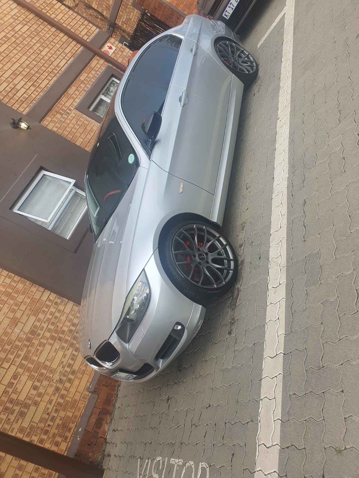2009 BMW 323i Auto