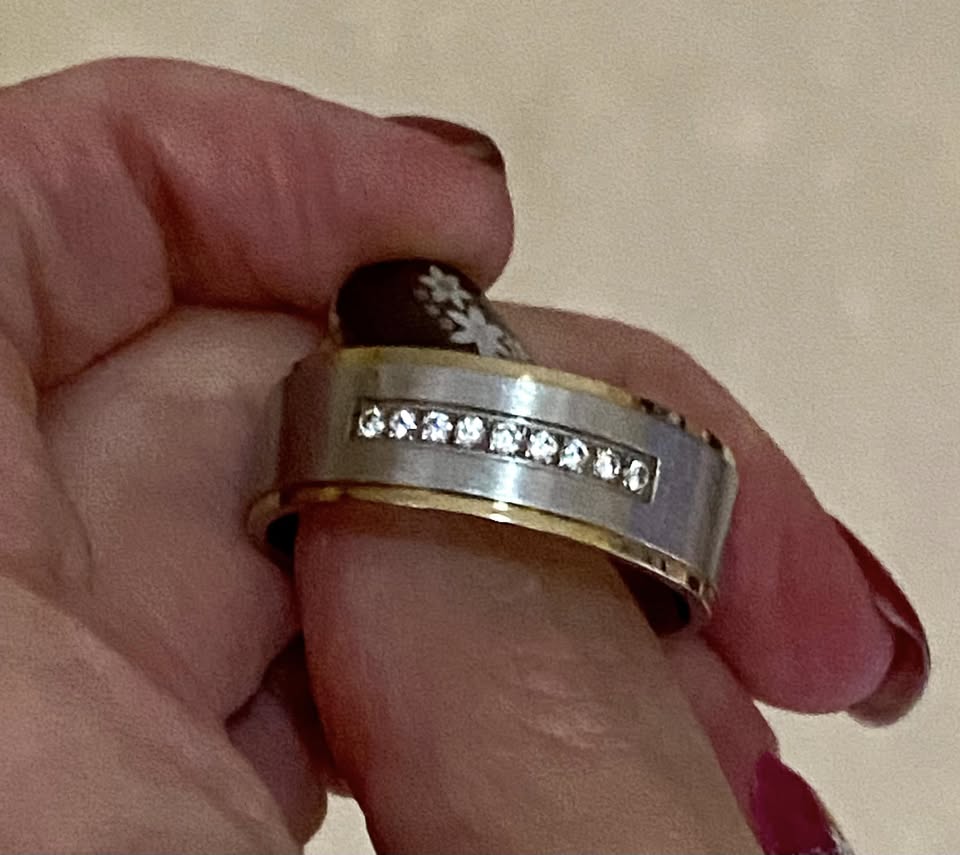 Sterns icon brand stainless steel ring.