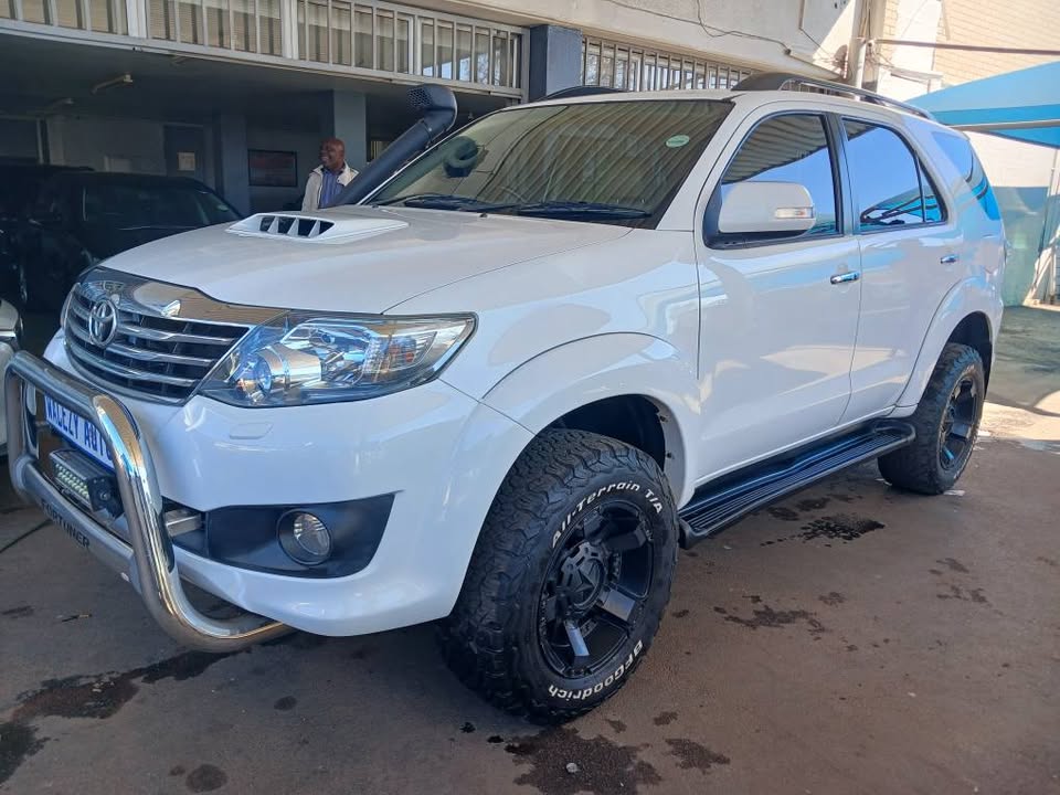 2013 TOYOTA FORTUNER 3.0 D4D 4X4 Transmission: Automatic Mileage: Fueltype: Diesel White